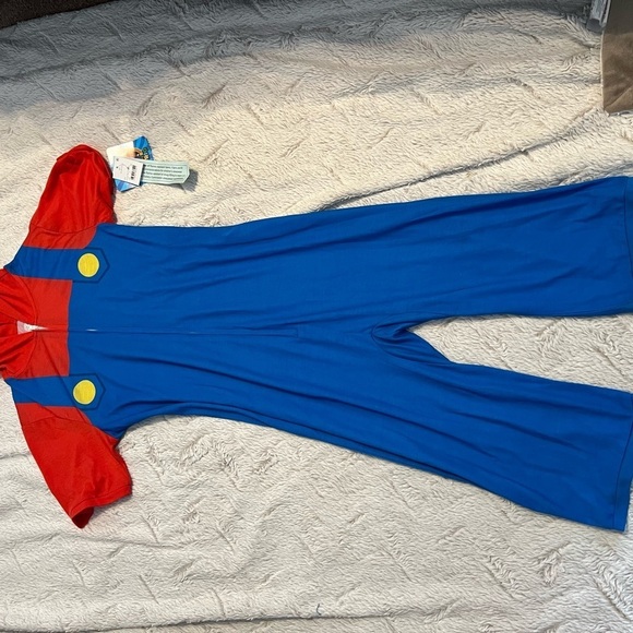 NWT Super Mario Pajamas Size L (10/12) - Picture 2 of 4